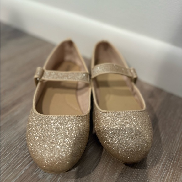 Cat & Jack Glittery Gold Mary Jane Shoes - Picture 6 of 7